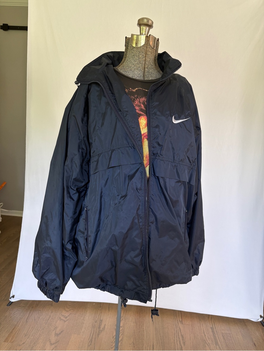 Vintage Nike Men's Navy Blue Hooded Windbreaker Jacket XL